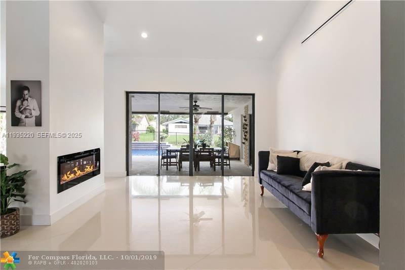 WEST GLEN - Residential