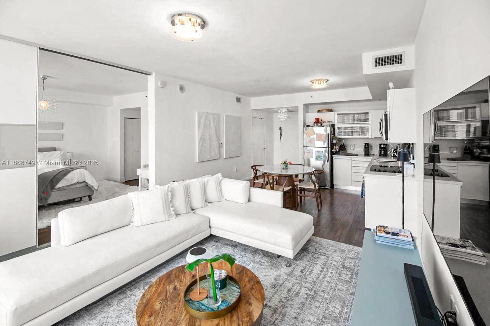 90 SW 3rd St 2703