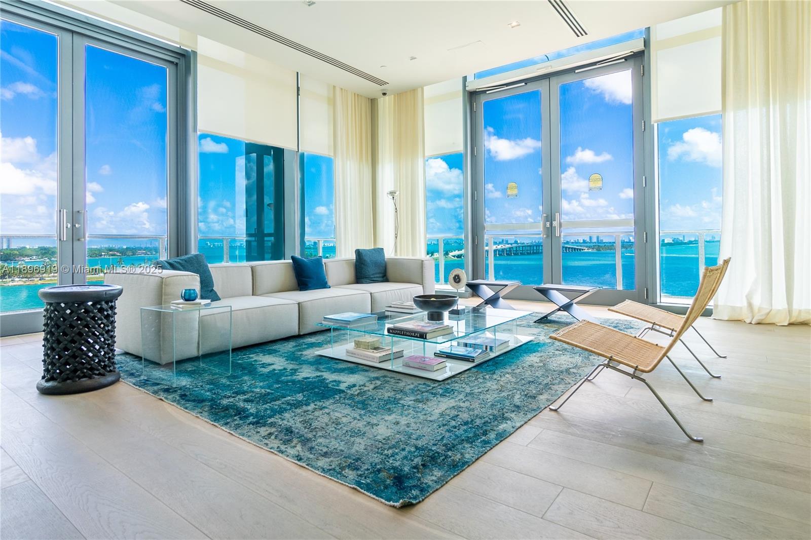 ONE PARAISO CONDO - Residential