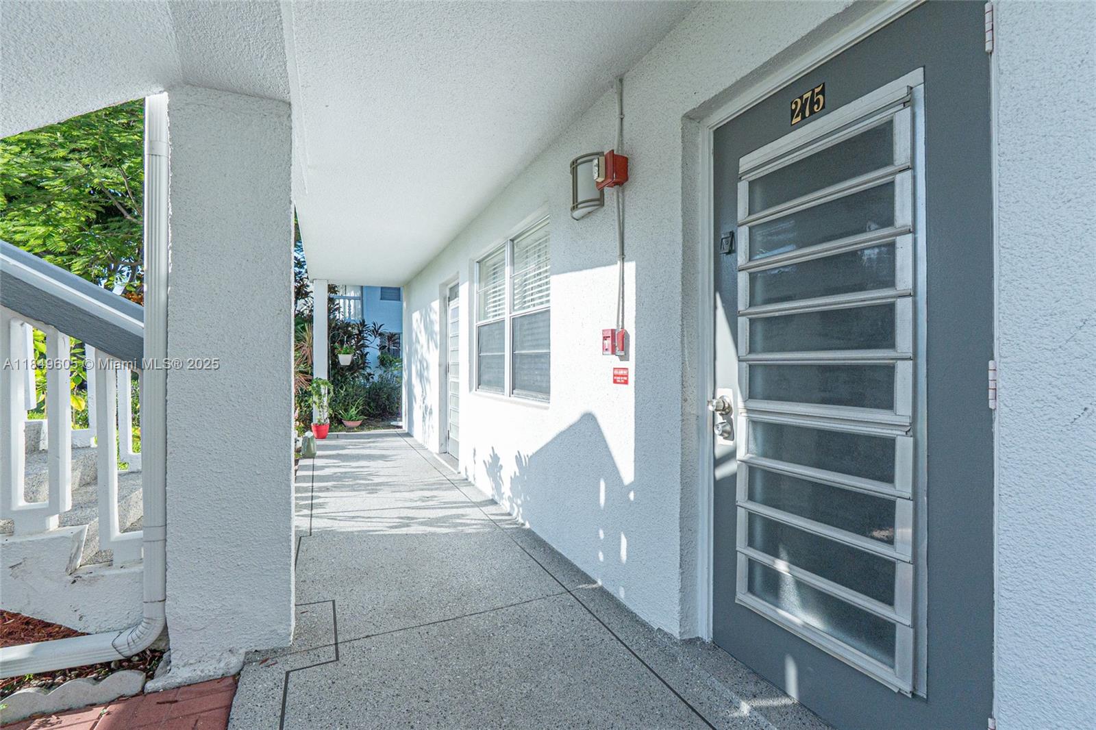 275 Farnham L 275