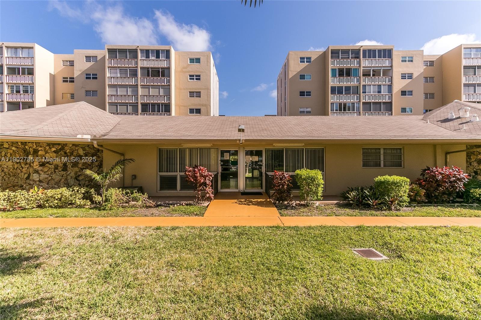 MEADOWBROOK CONDO APTS BL - Residential