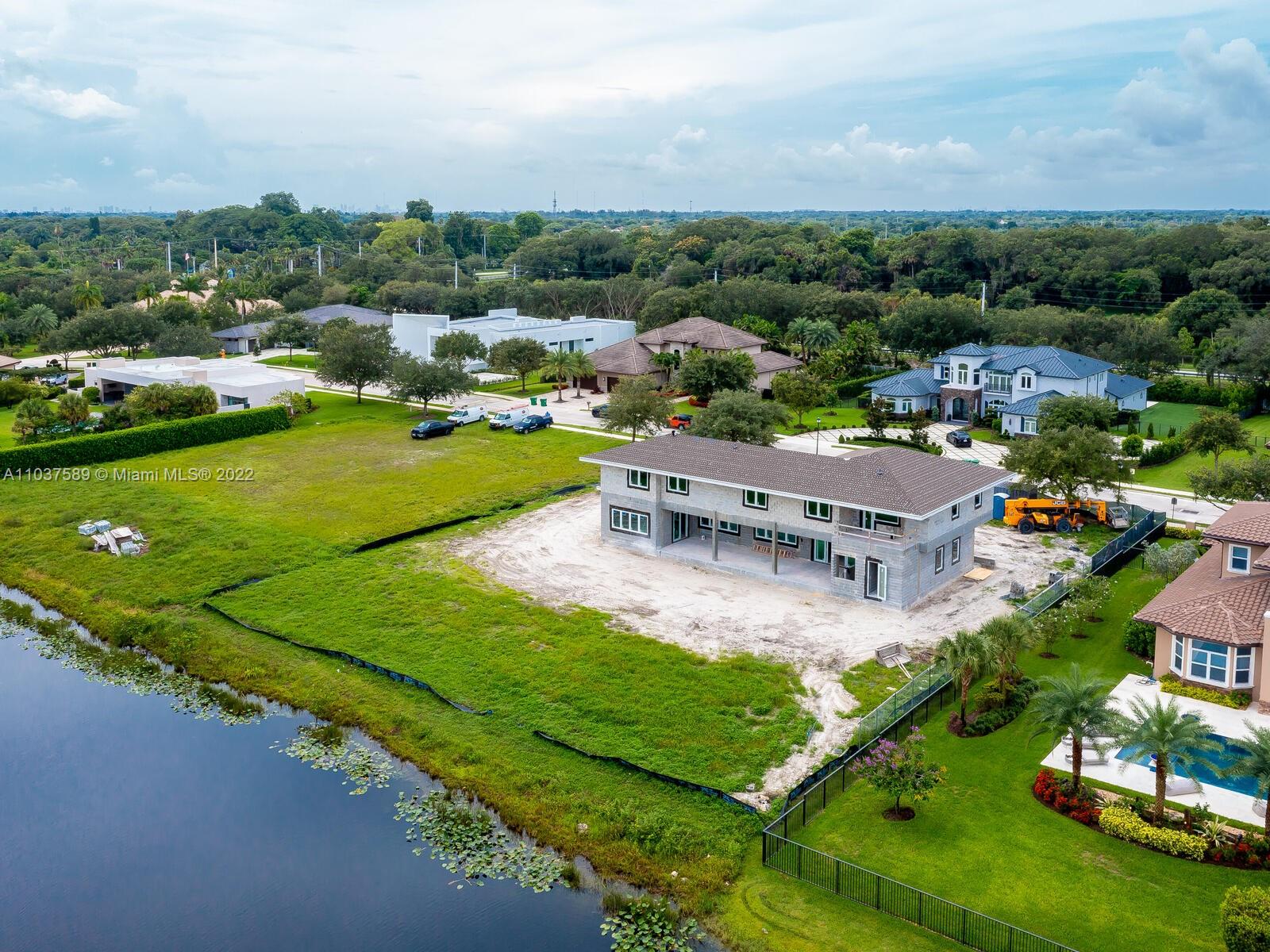 VISTA DEL LAGO - Residential