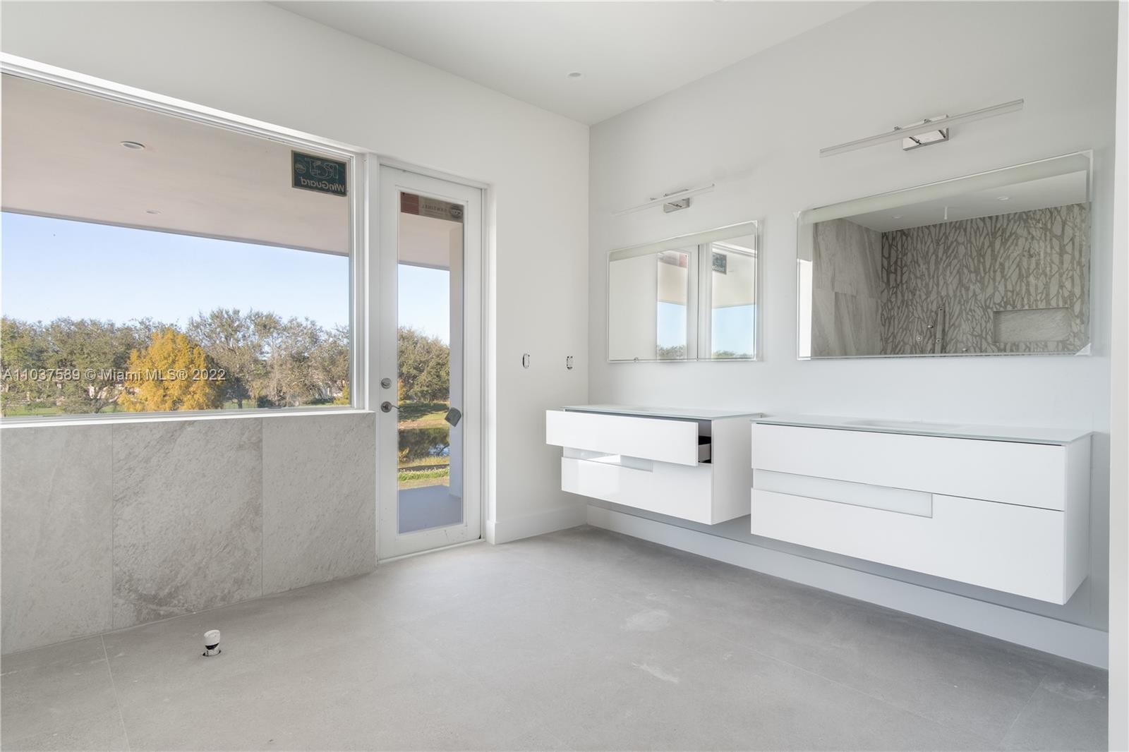 VISTA DEL LAGO - Residential