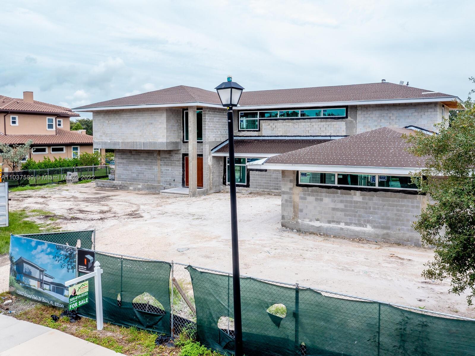 VISTA DEL LAGO - Residential