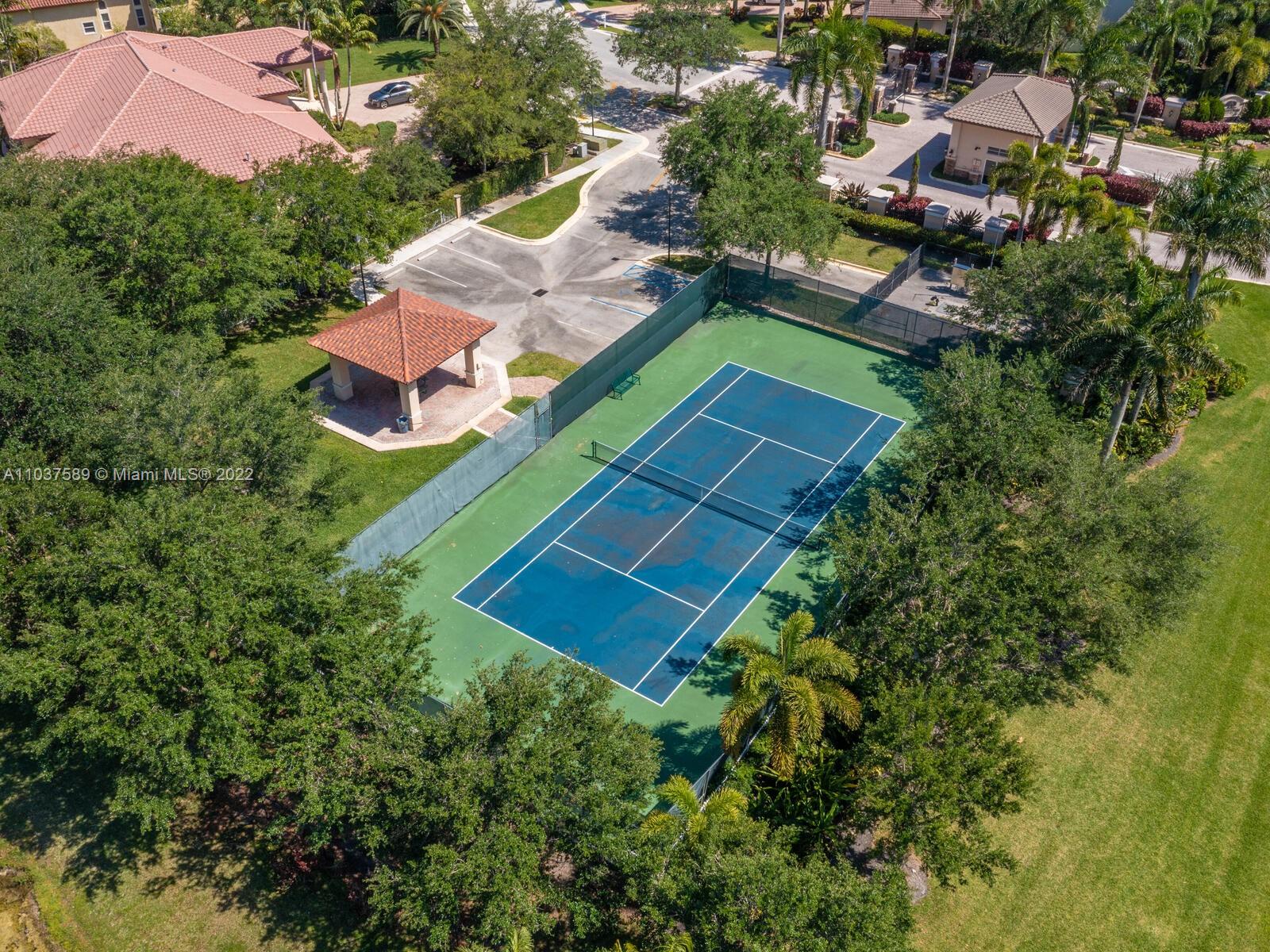 VISTA DEL LAGO - Residential