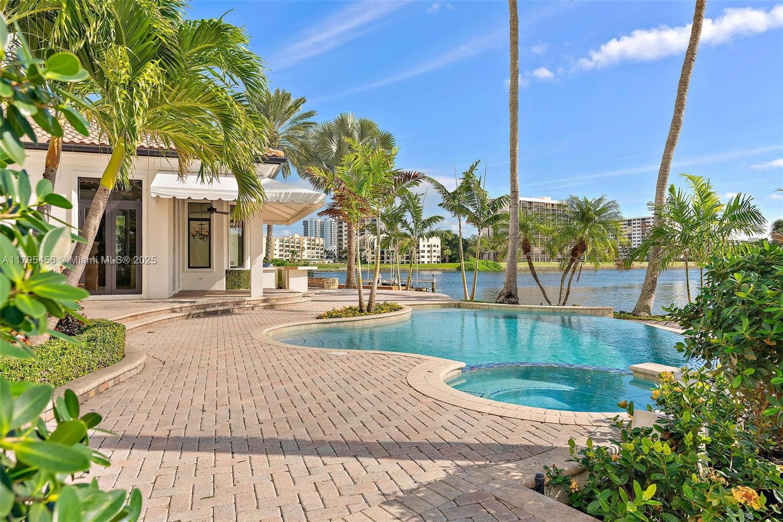 HARBOUR ISLES - Residential