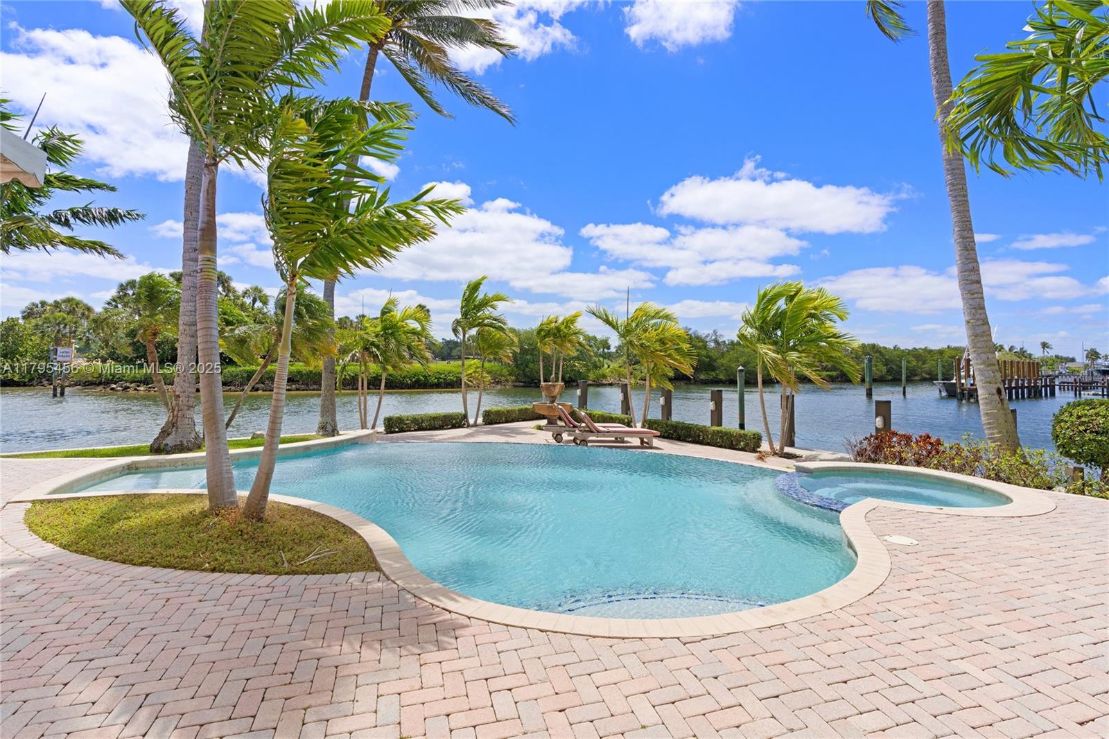 HARBOUR ISLES - Residential
