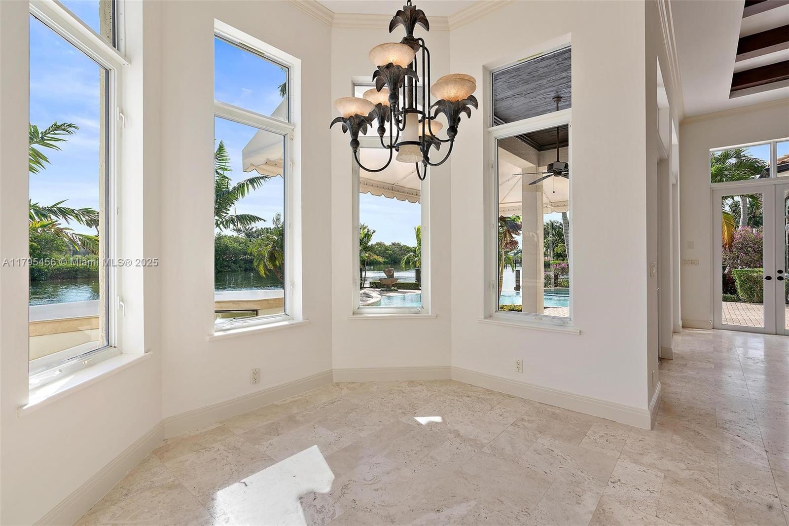 HARBOUR ISLES - Residential