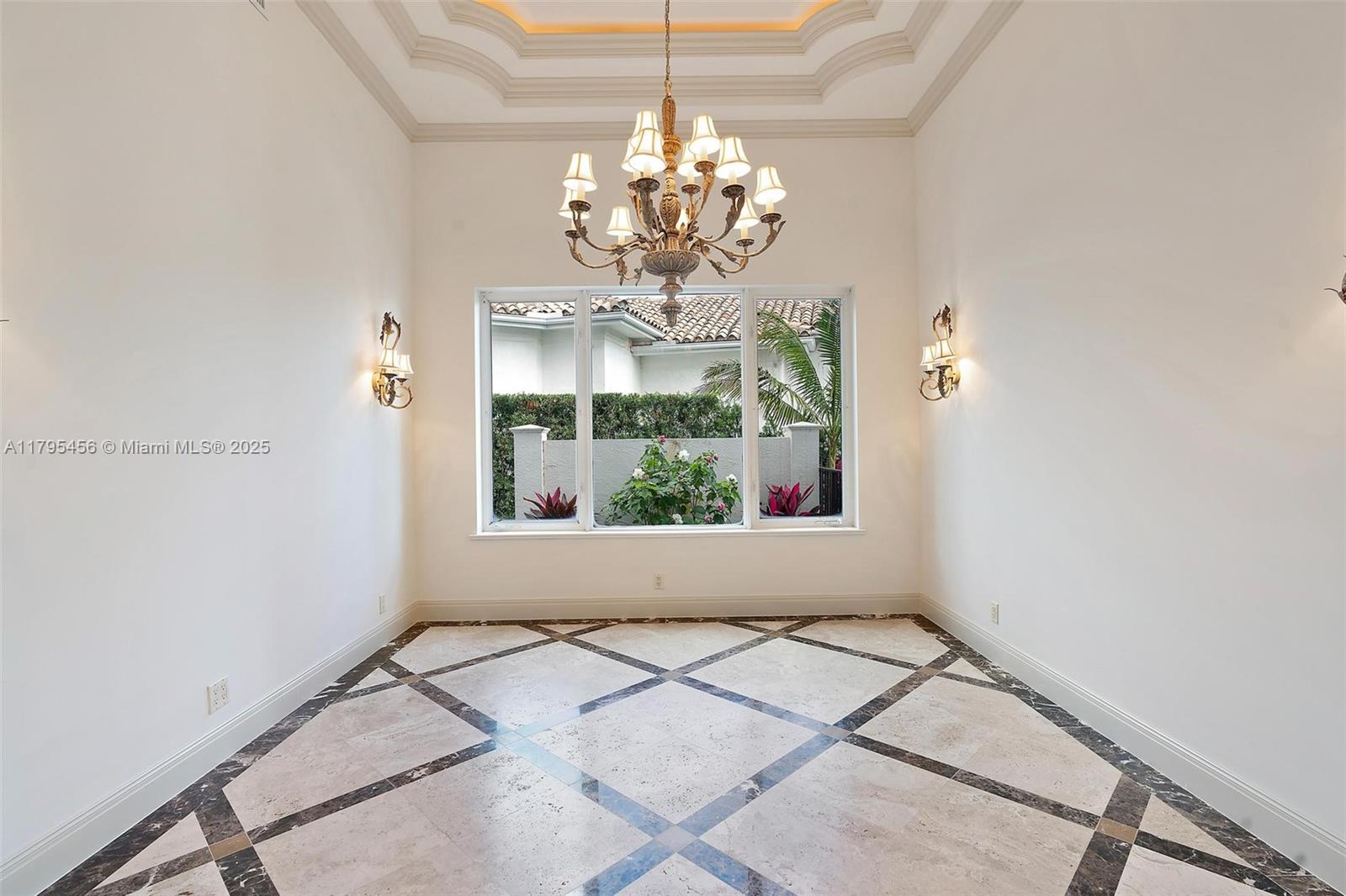 HARBOUR ISLES - Residential