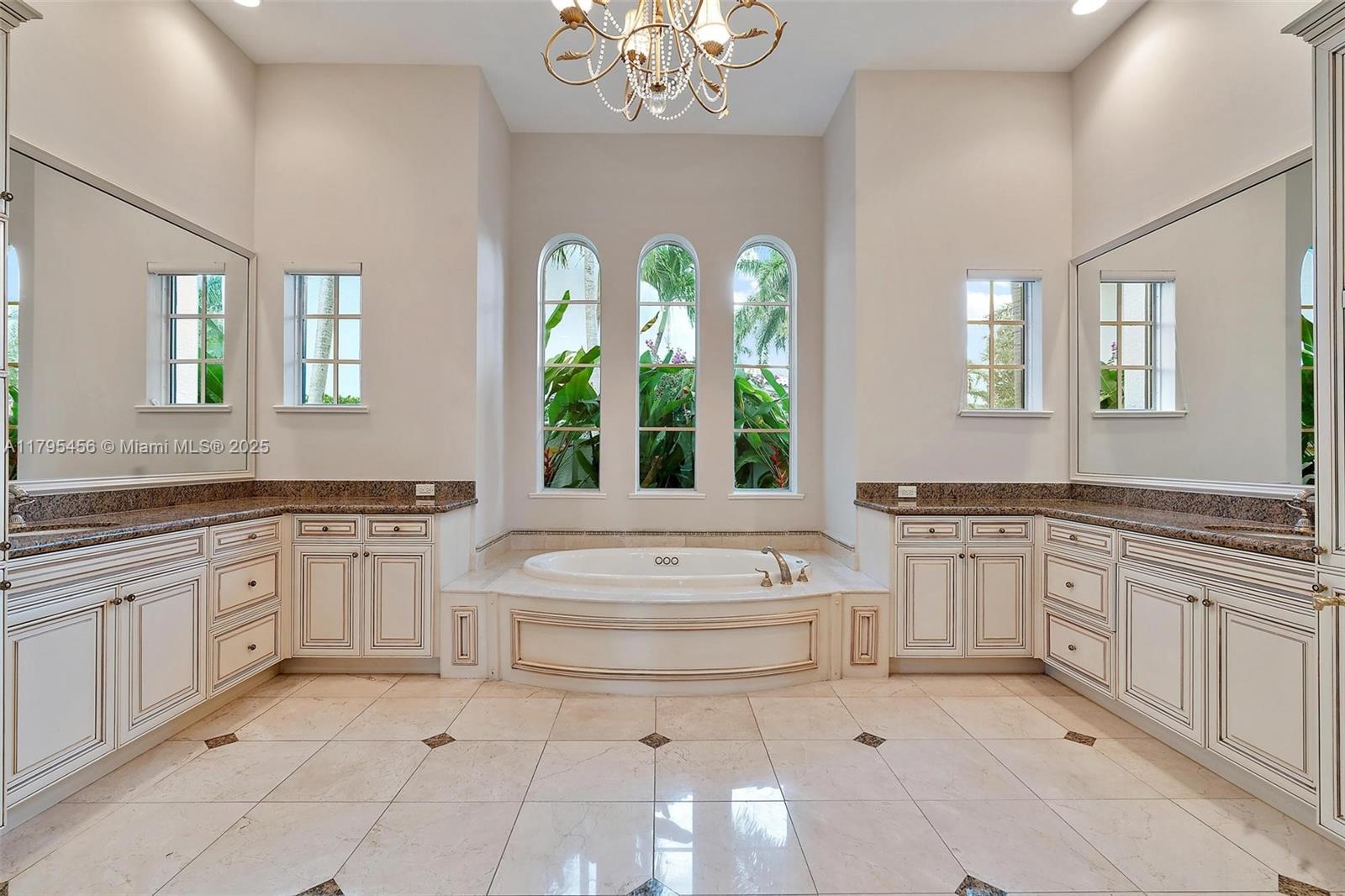 HARBOUR ISLES - Residential