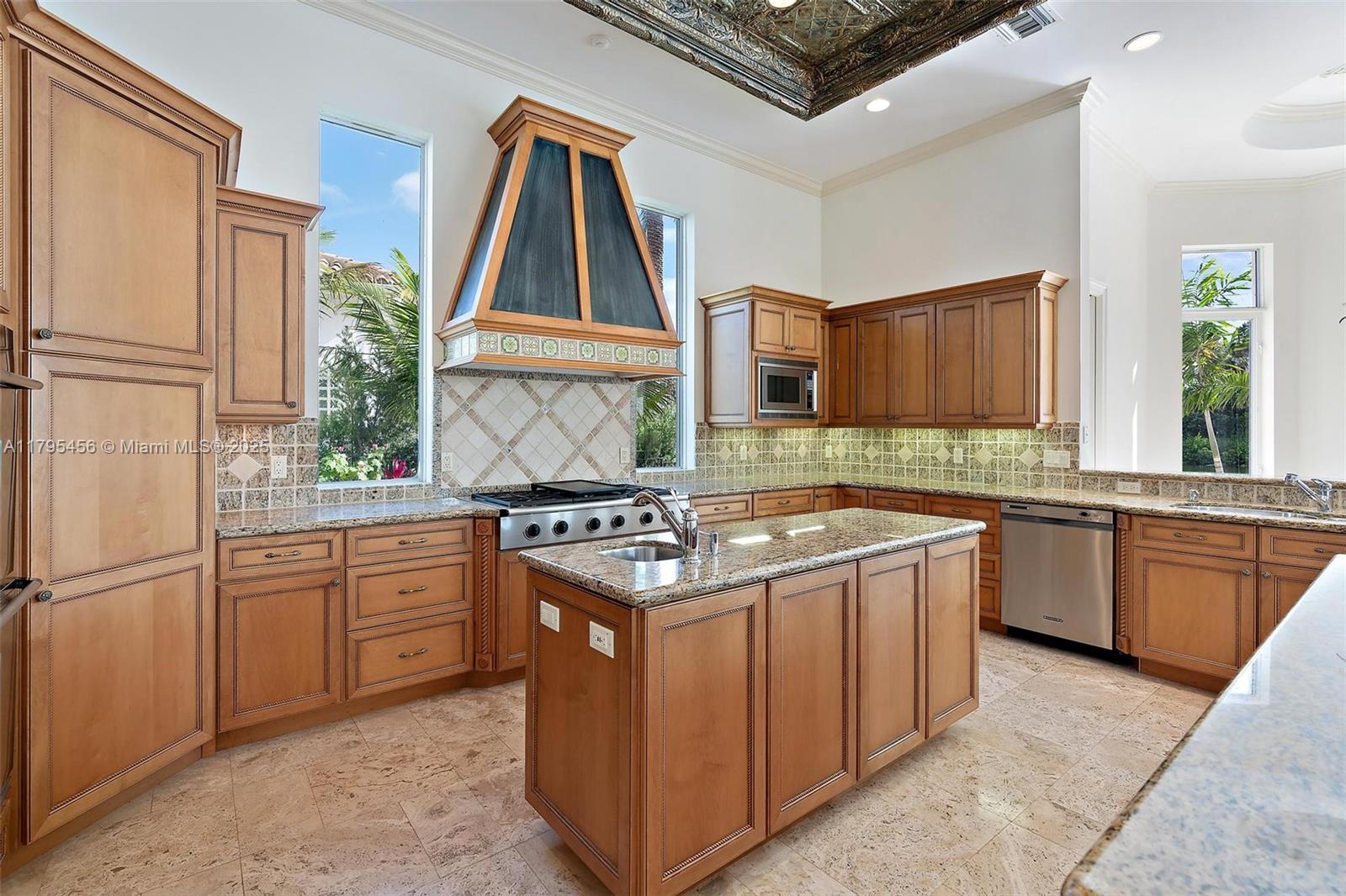 HARBOUR ISLES - Residential