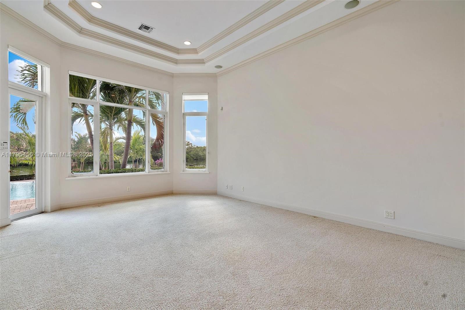 HARBOUR ISLES - Residential