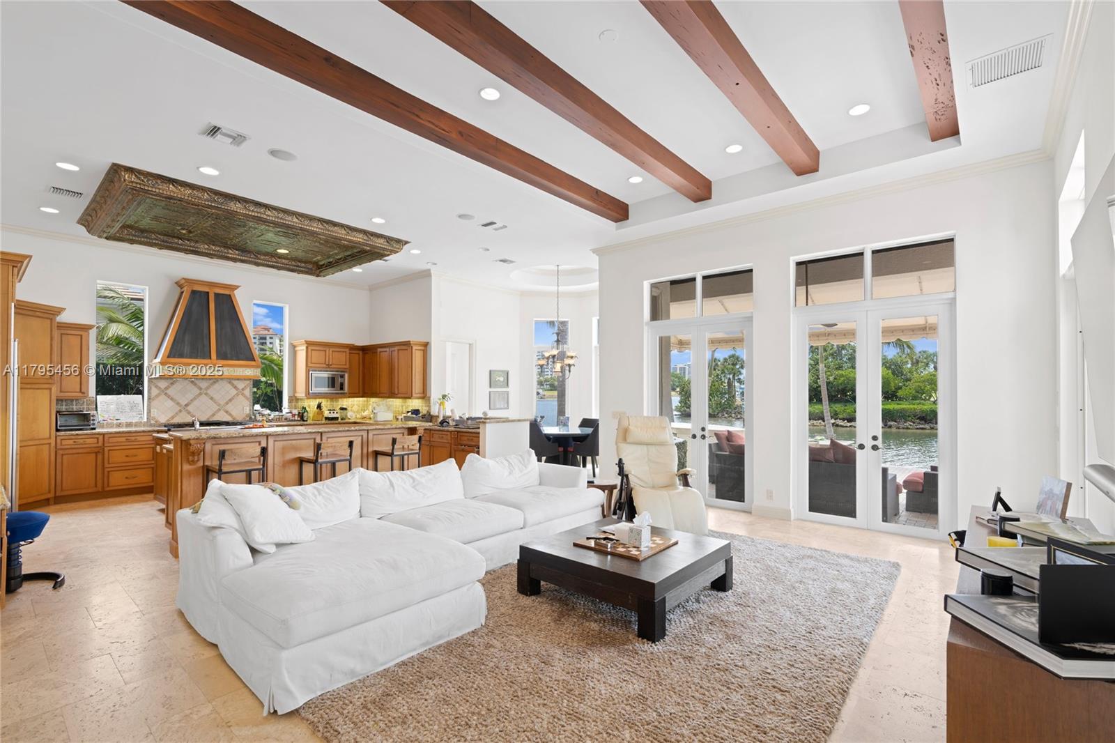 HARBOUR ISLES - Residential