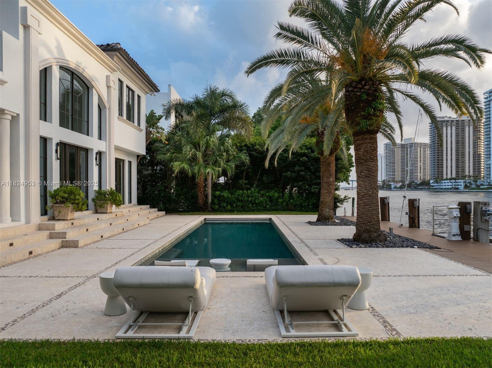 GOLDEN BEACH SEC D - Residential