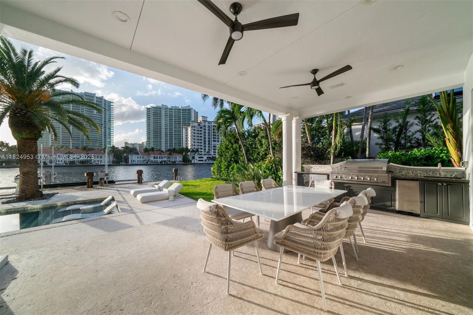 GOLDEN BEACH SEC D - Residential