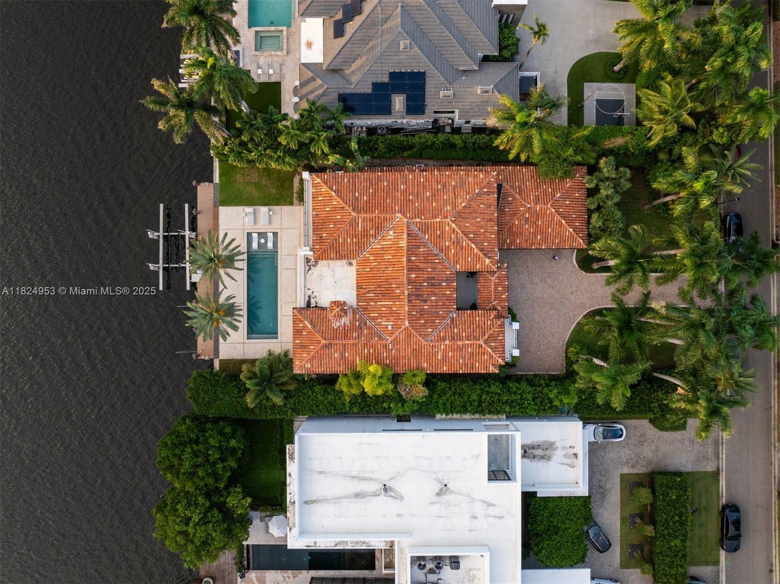 GOLDEN BEACH SEC D - Residential