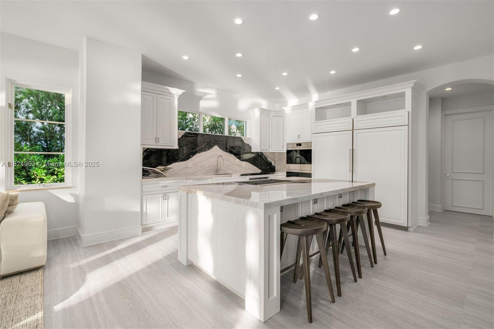 GOLDEN BEACH SEC D - Residential