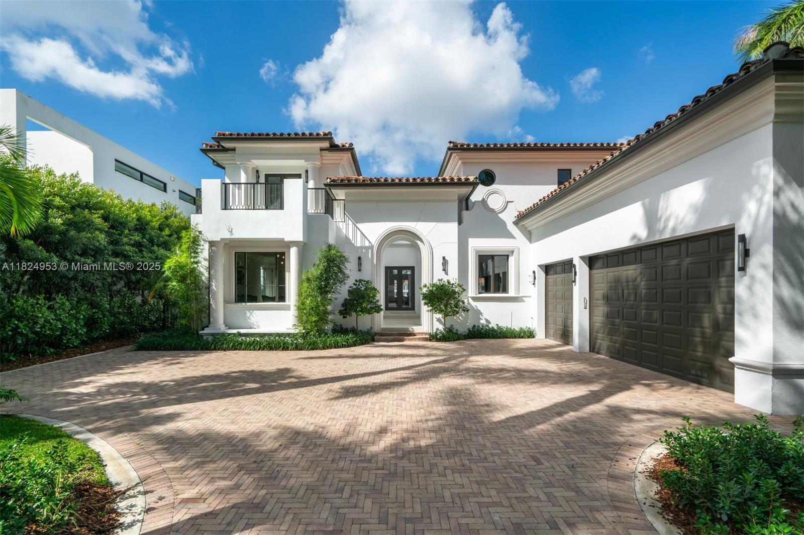 GOLDEN BEACH SEC D - Residential