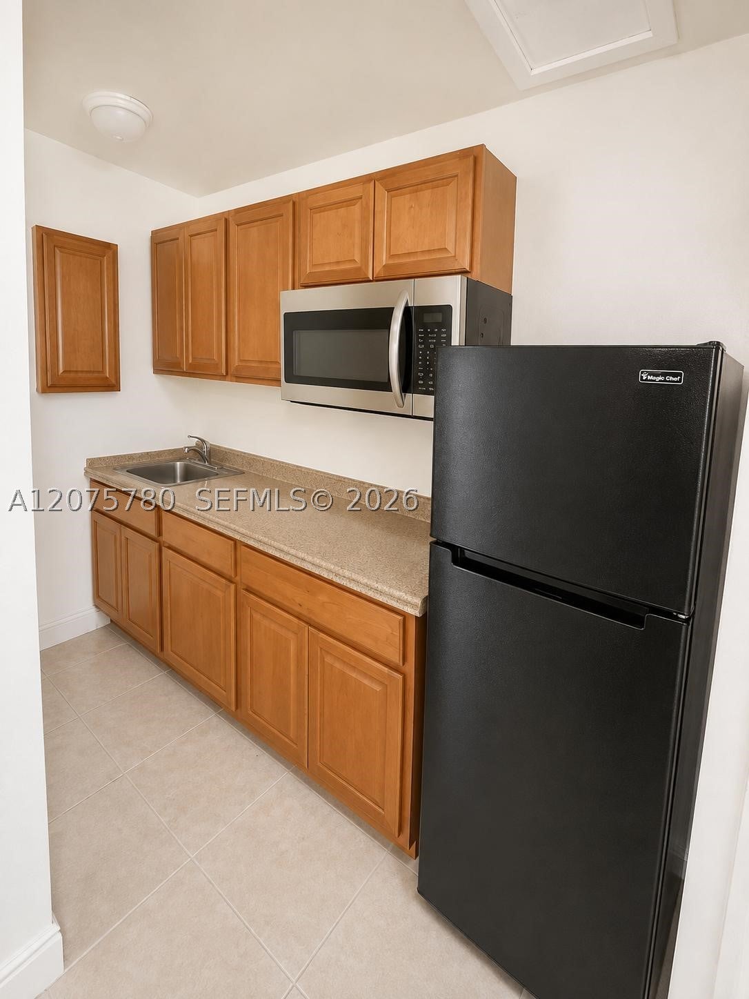 633 Mokena Dr 1