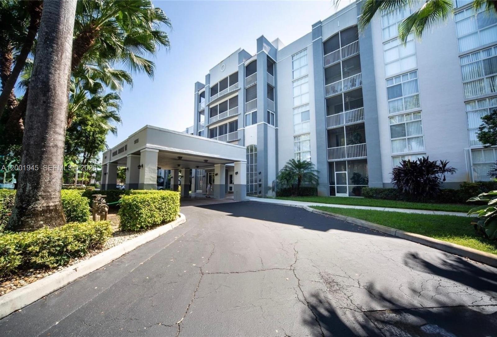 DORAL HOUSE CONDO NO 3 - Residential