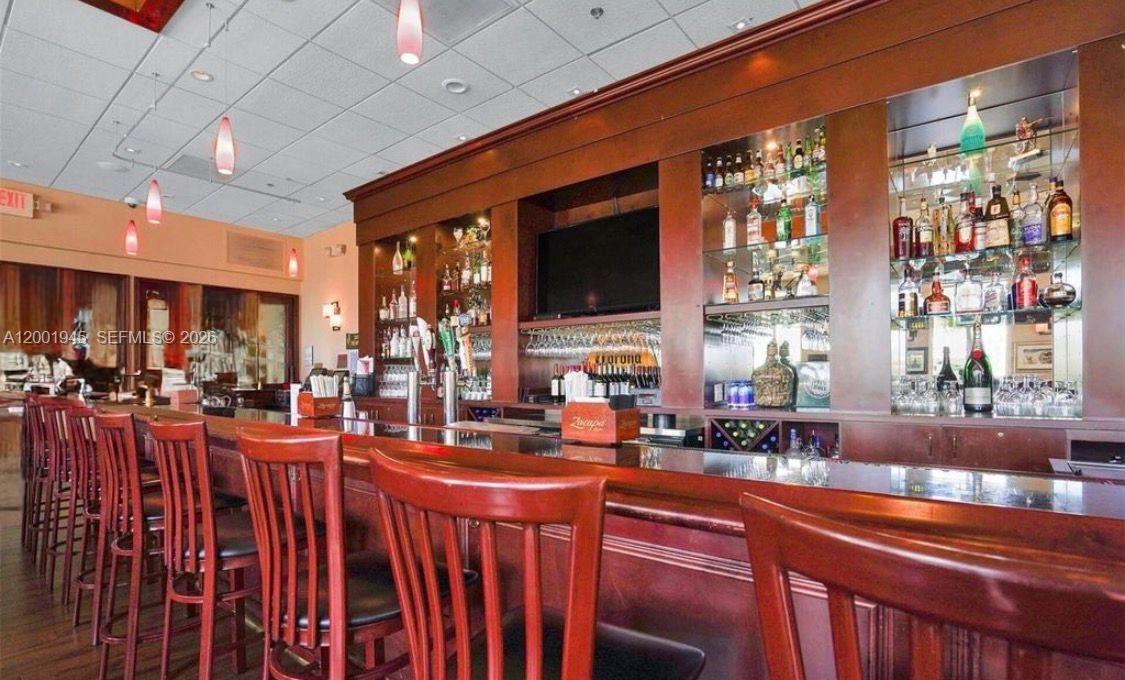 DORAL HOUSE CONDO NO 3 - Residential