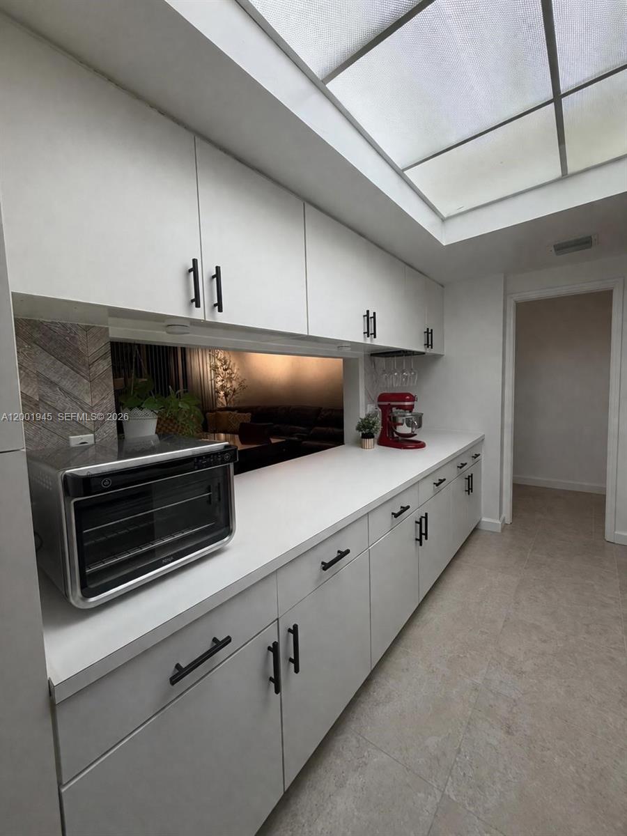 DORAL HOUSE CONDO NO 3 - Residential