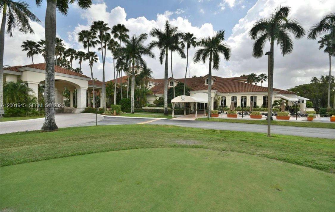 DORAL HOUSE CONDO NO 3 - Residential