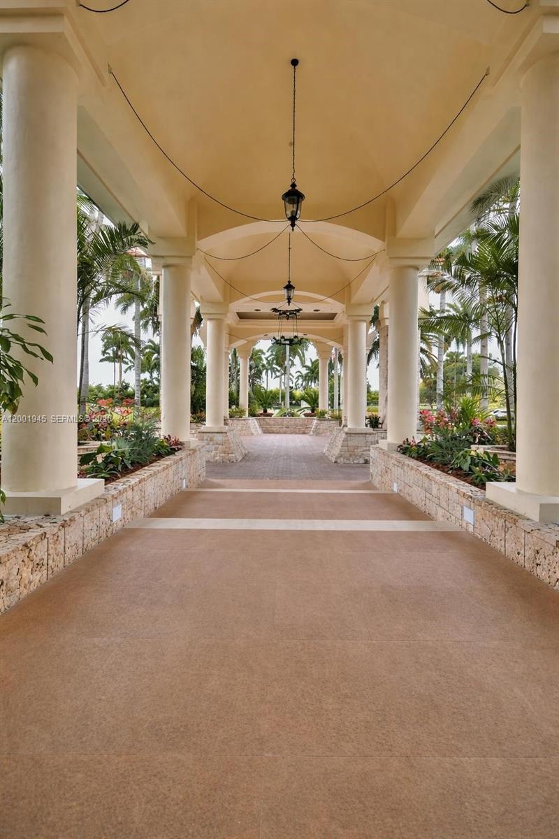 DORAL HOUSE CONDO NO 3 - Residential