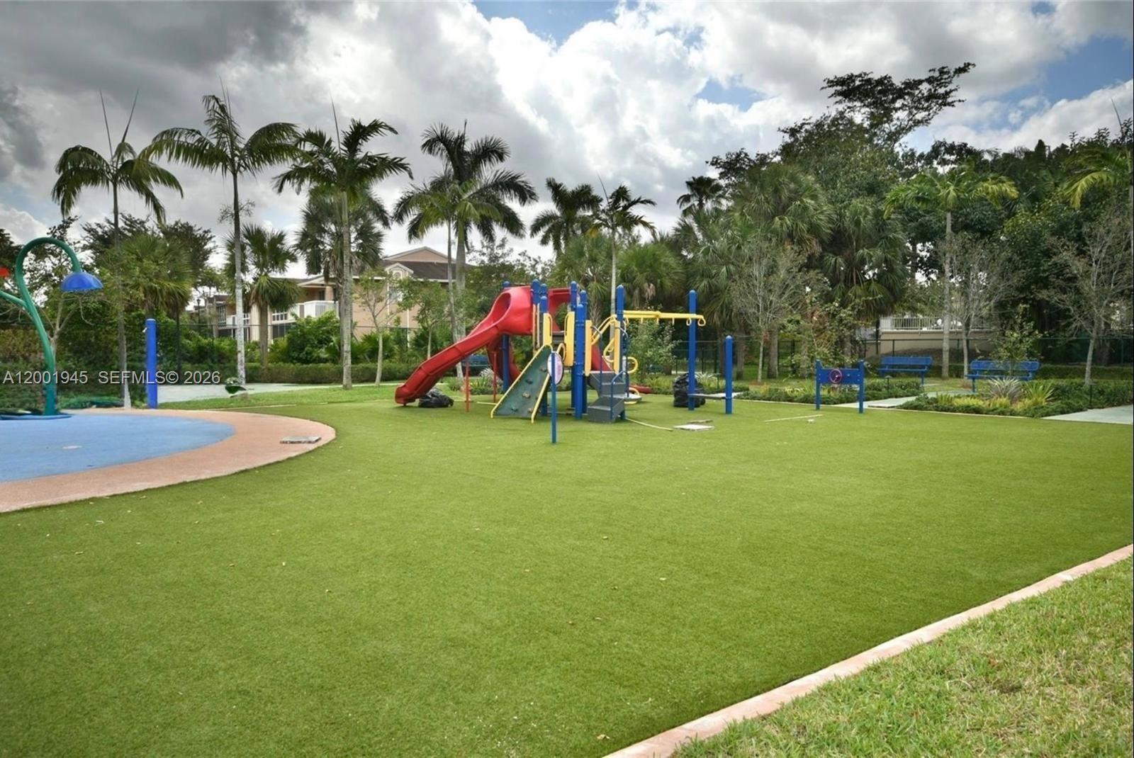 DORAL HOUSE CONDO NO 3 - Residential