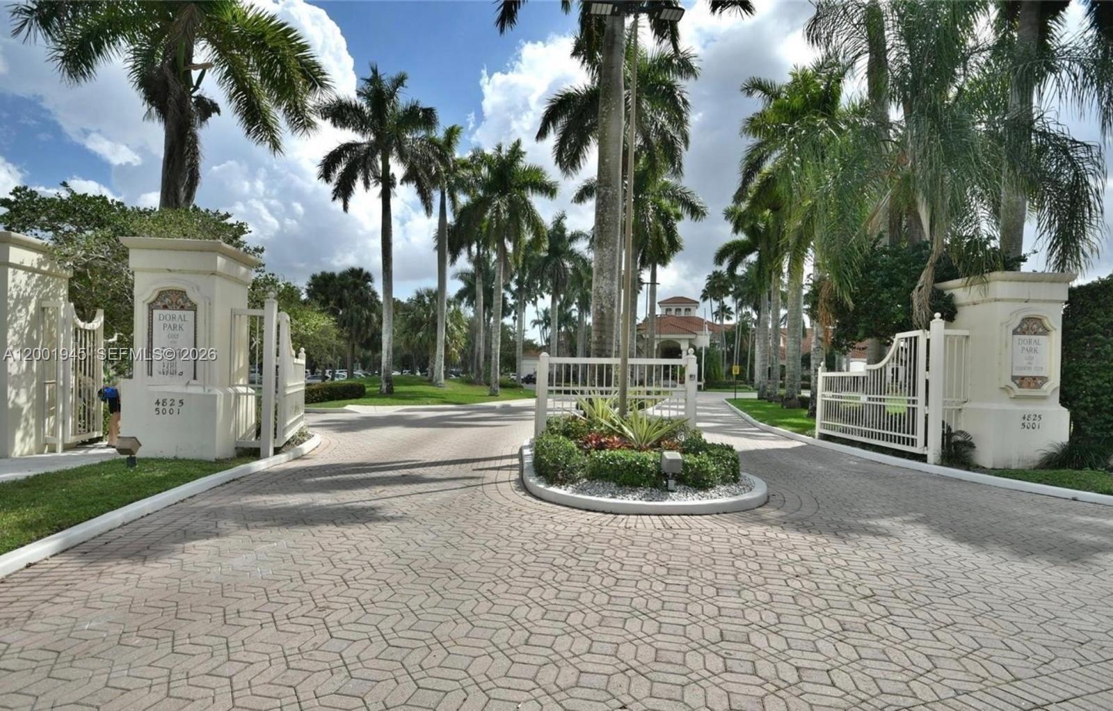 DORAL HOUSE CONDO NO 3 - Residential