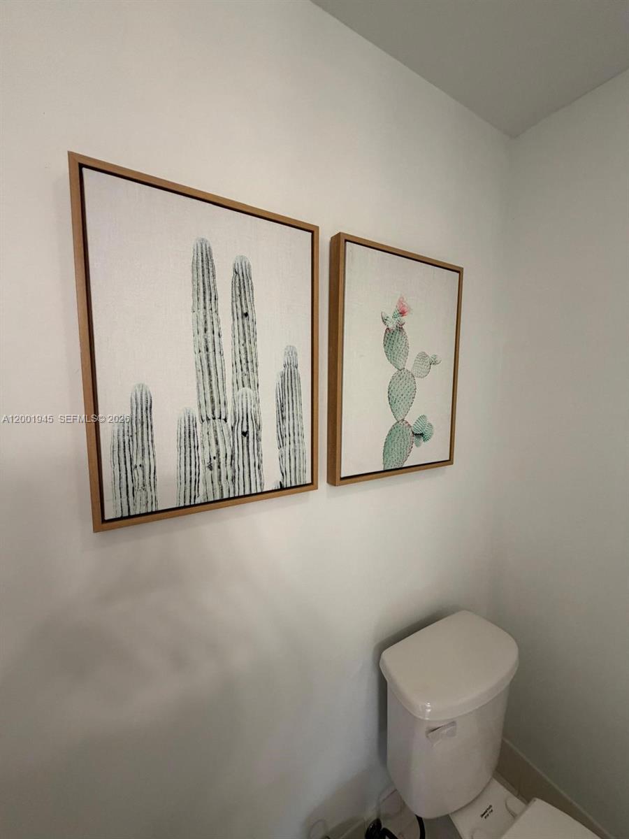 DORAL HOUSE CONDO NO 3 - Residential