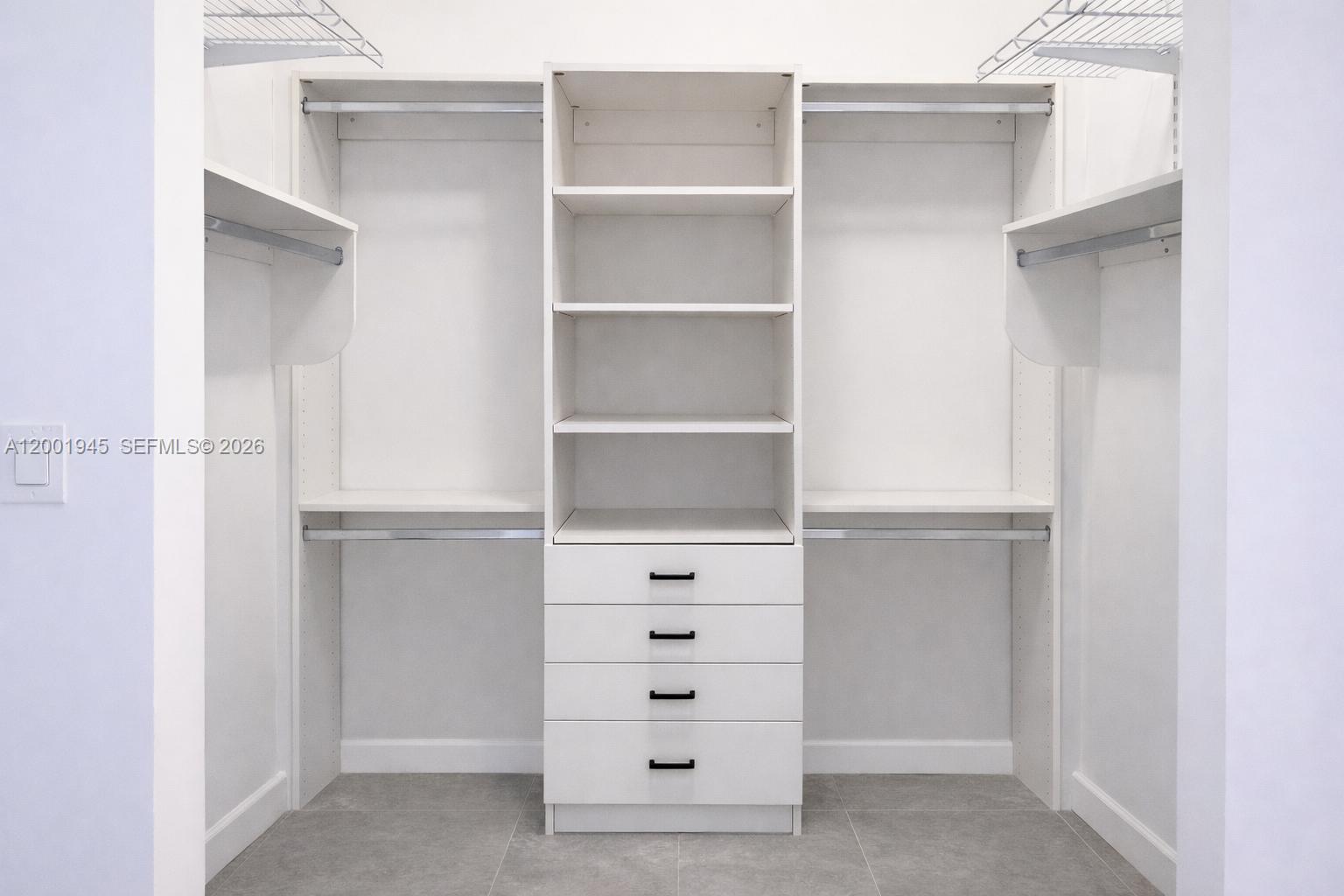 DORAL HOUSE CONDO NO 3 - Residential