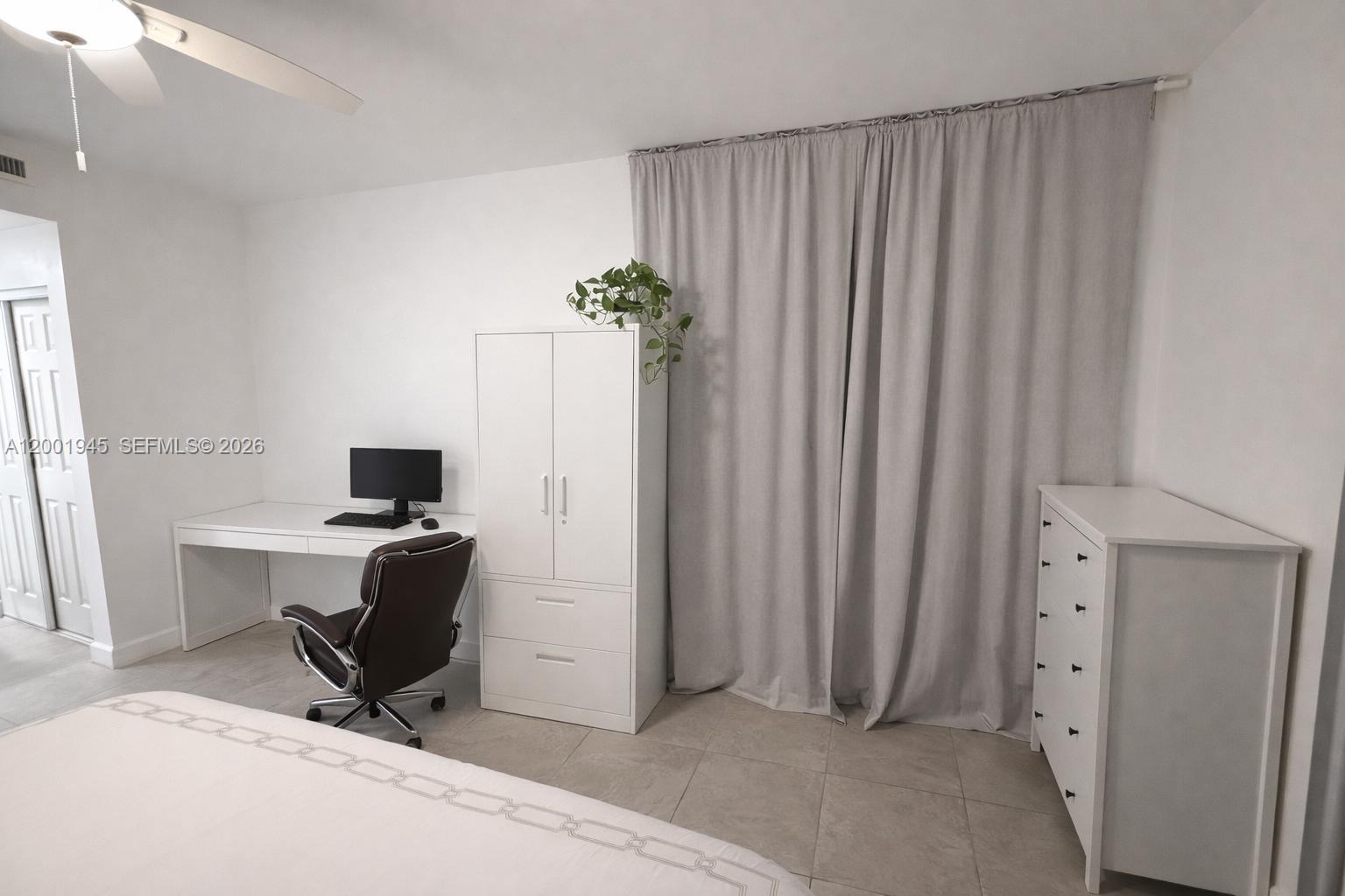 DORAL HOUSE CONDO NO 3 - Residential