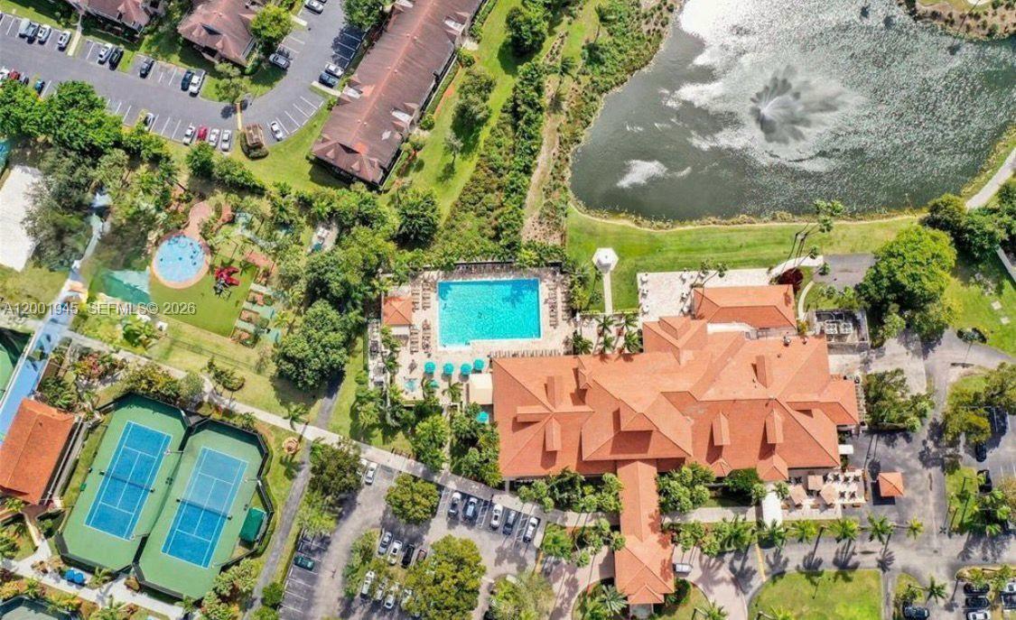 DORAL HOUSE CONDO NO 3 - Residential