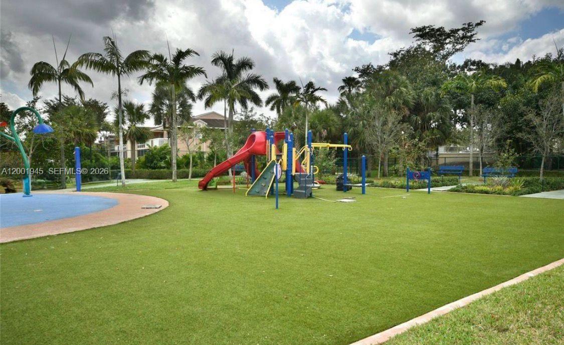 DORAL HOUSE CONDO NO 3 - Residential