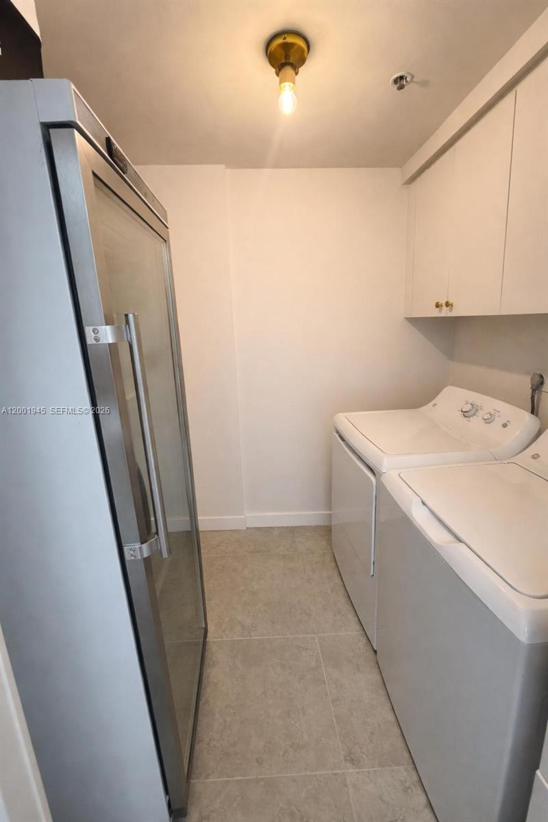 DORAL HOUSE CONDO NO 3 - Residential