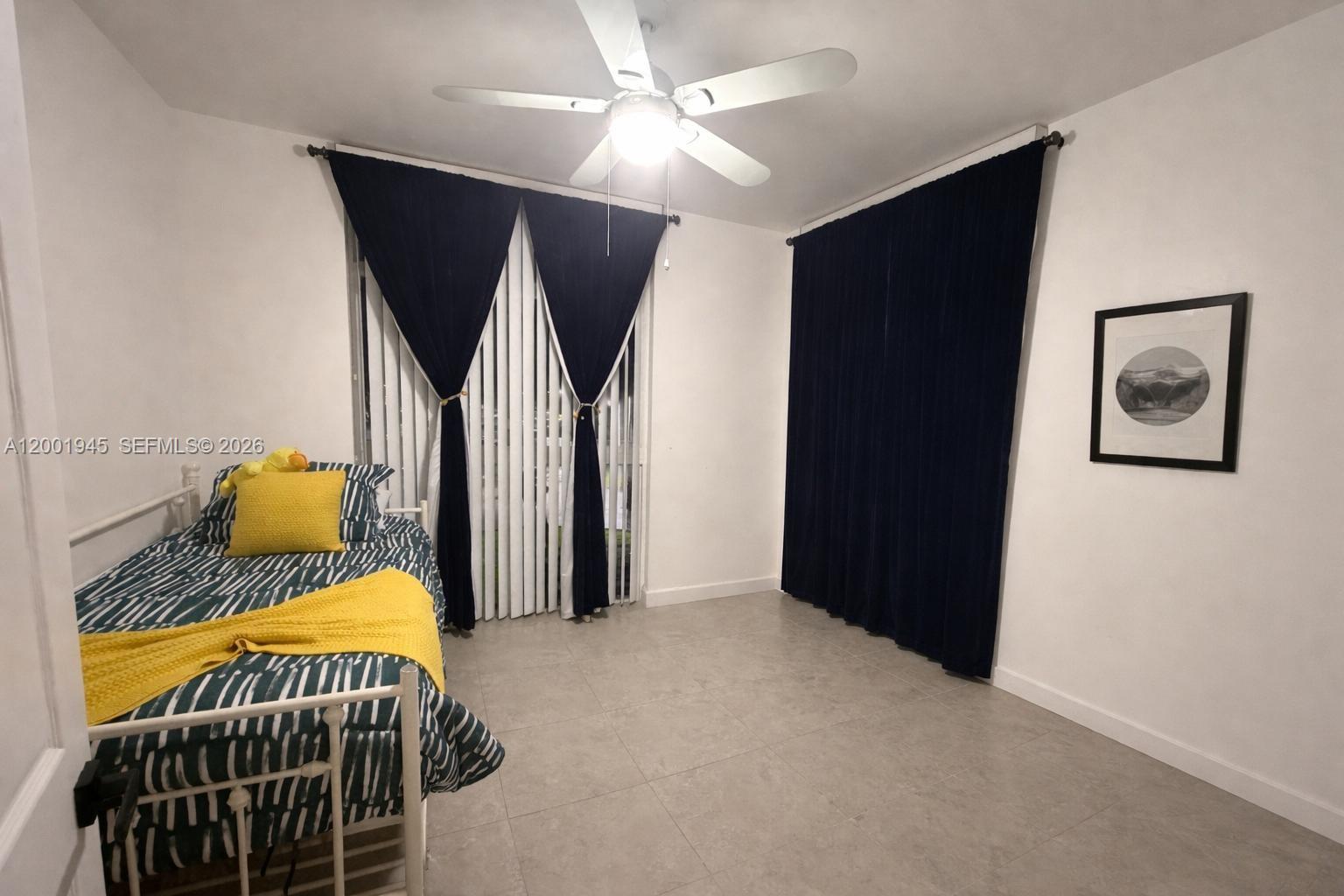 DORAL HOUSE CONDO NO 3 - Residential