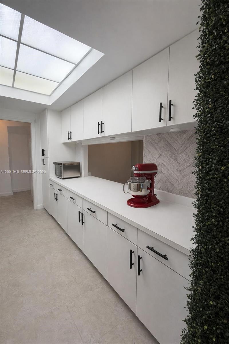 DORAL HOUSE CONDO NO 3 - Residential