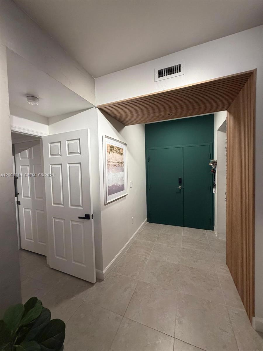 DORAL HOUSE CONDO NO 3 - Residential