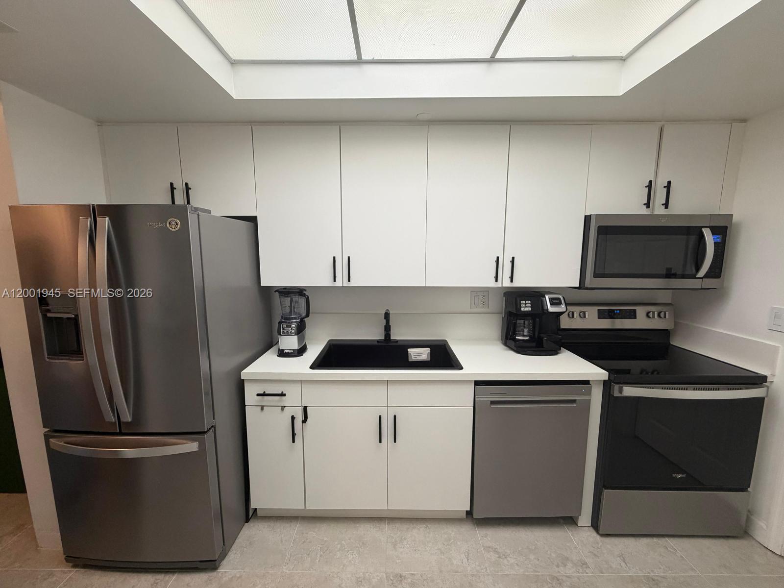 DORAL HOUSE CONDO NO 3 - Residential