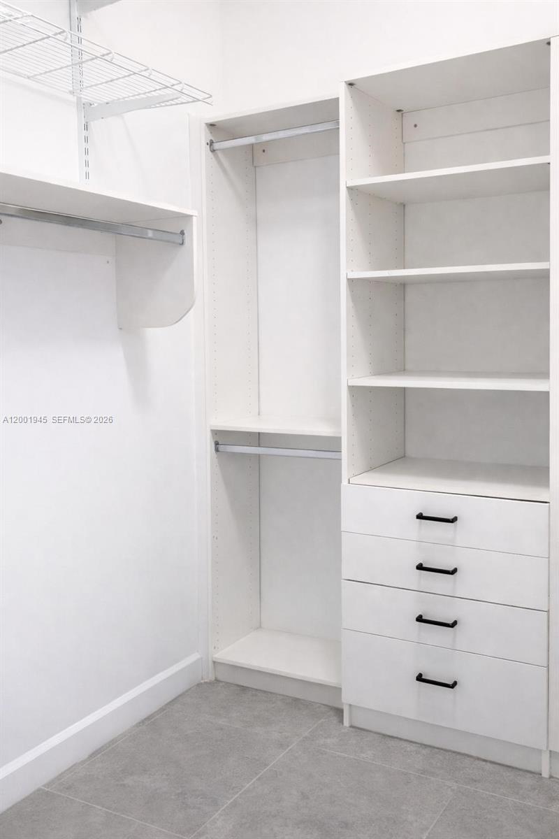 DORAL HOUSE CONDO NO 3 - Residential