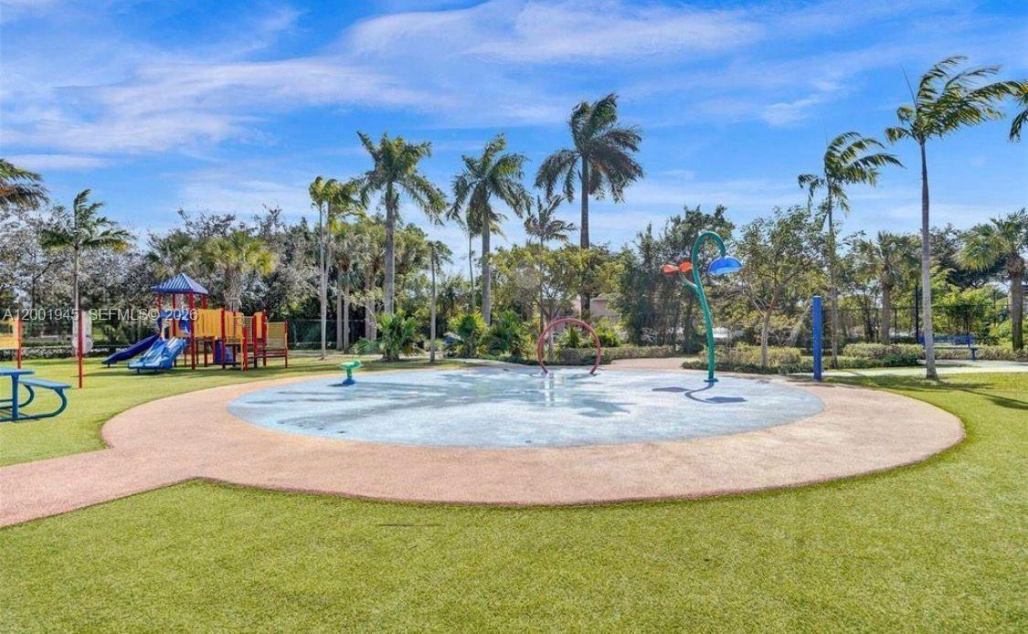 DORAL HOUSE CONDO NO 3 - Residential