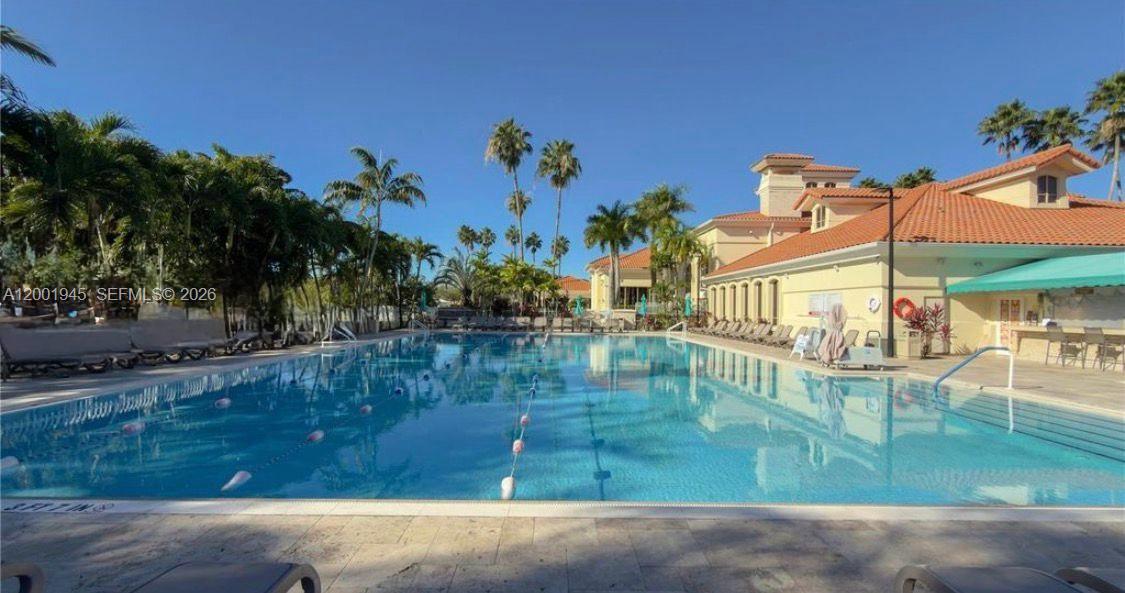 DORAL HOUSE CONDO NO 3 - Residential