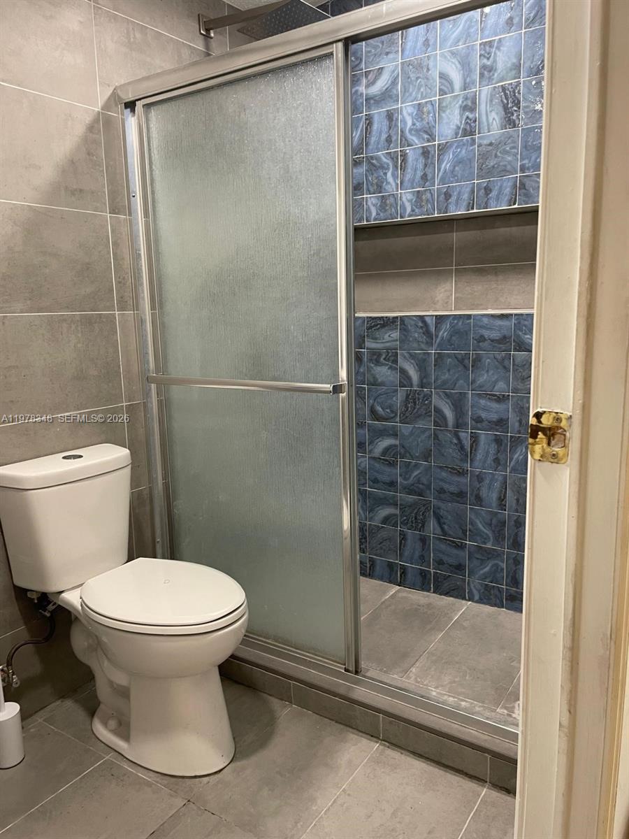 GATEWAY WEST CONDO - Residential Lease