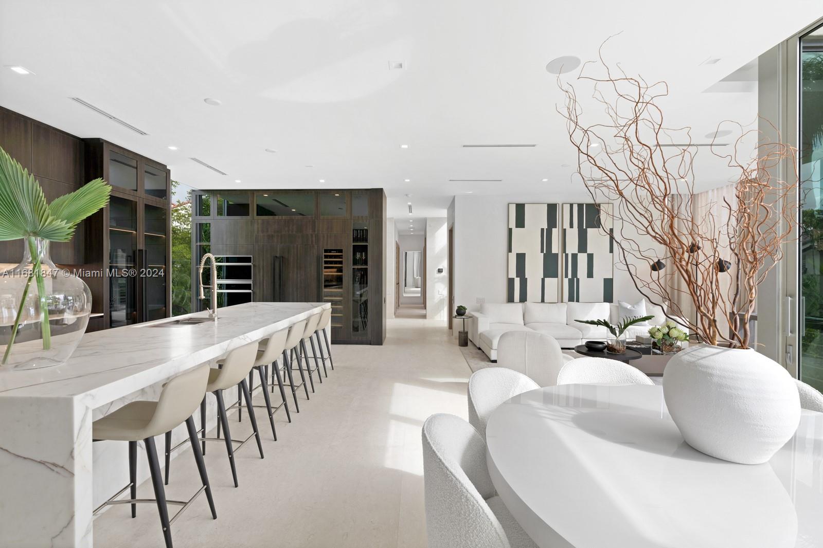 CRYSTAL VIEW - Residential