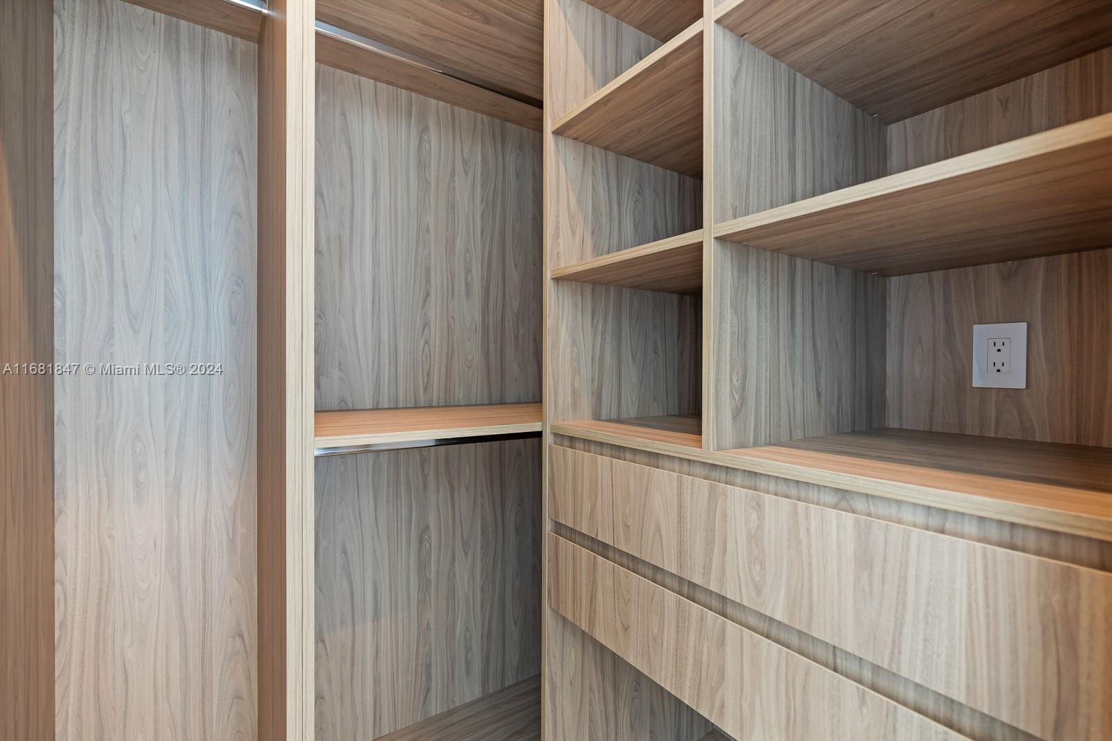 CRYSTAL VIEW - Residential