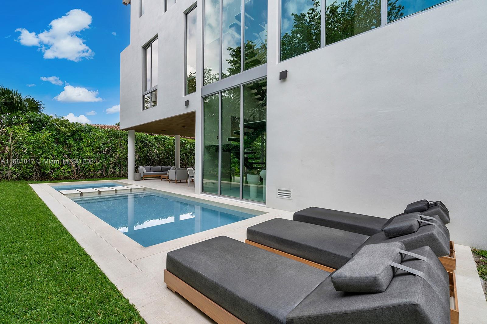 CRYSTAL VIEW - Residential