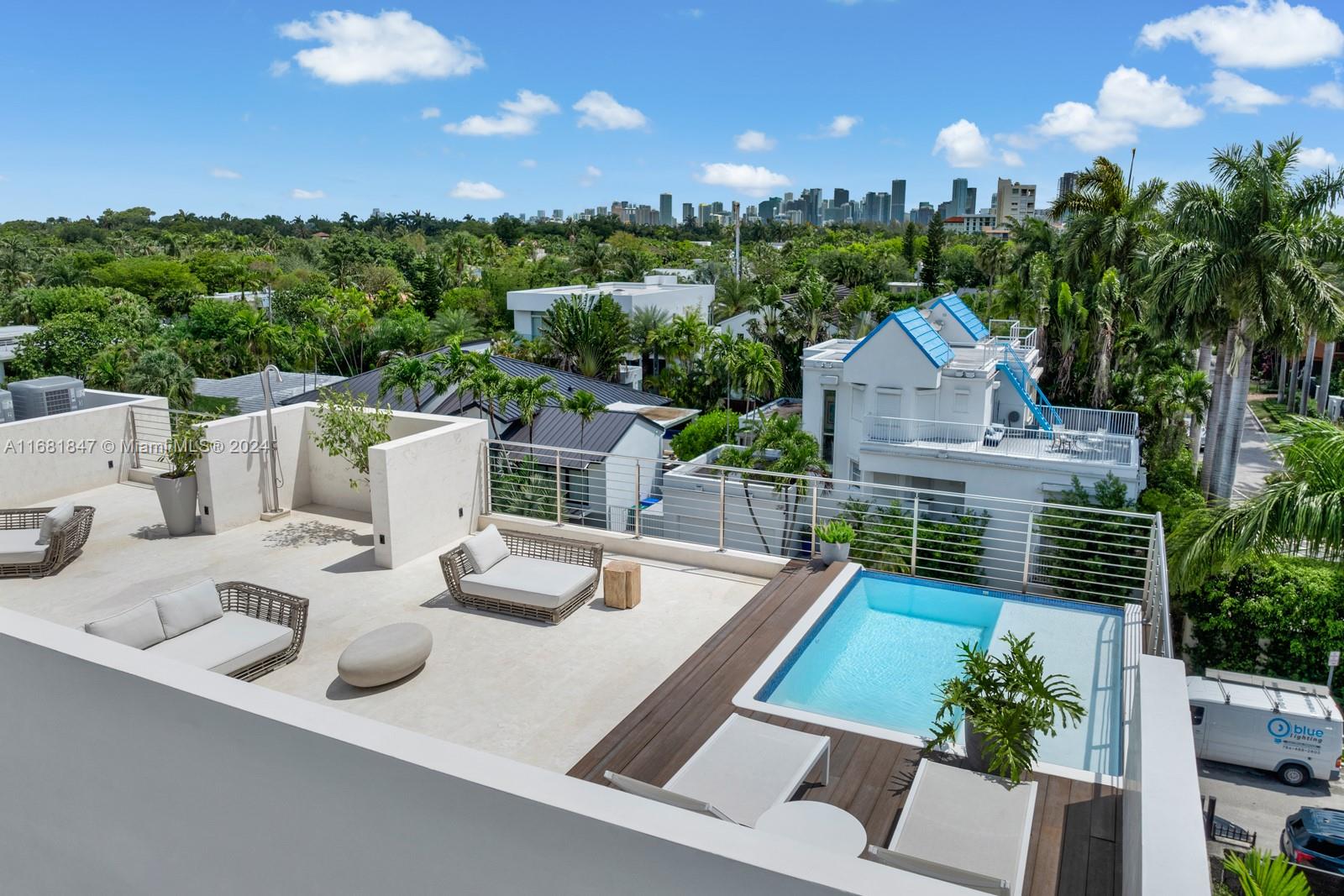 CRYSTAL VIEW - Residential