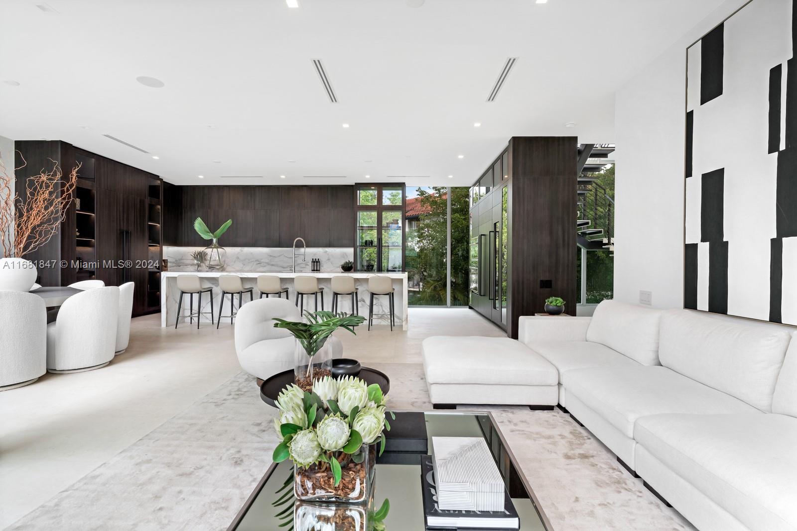 CRYSTAL VIEW - Residential