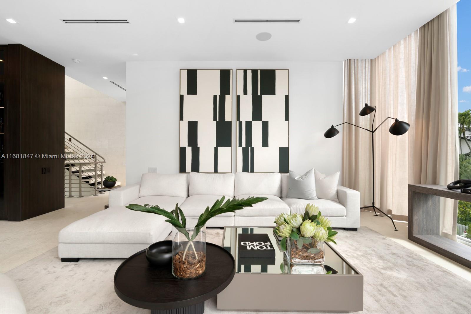 CRYSTAL VIEW - Residential